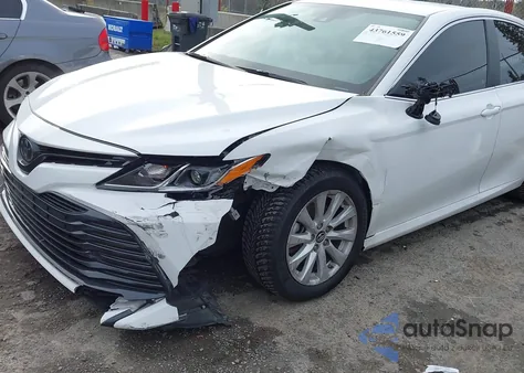 2020 Toyota Camry Le из США, поврежденный, VIN 4T1C11AKXLU363933